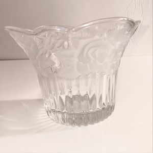 Mikasa Frosted Winter Rose Ribbed Crystal Rose's Assorted  Dish